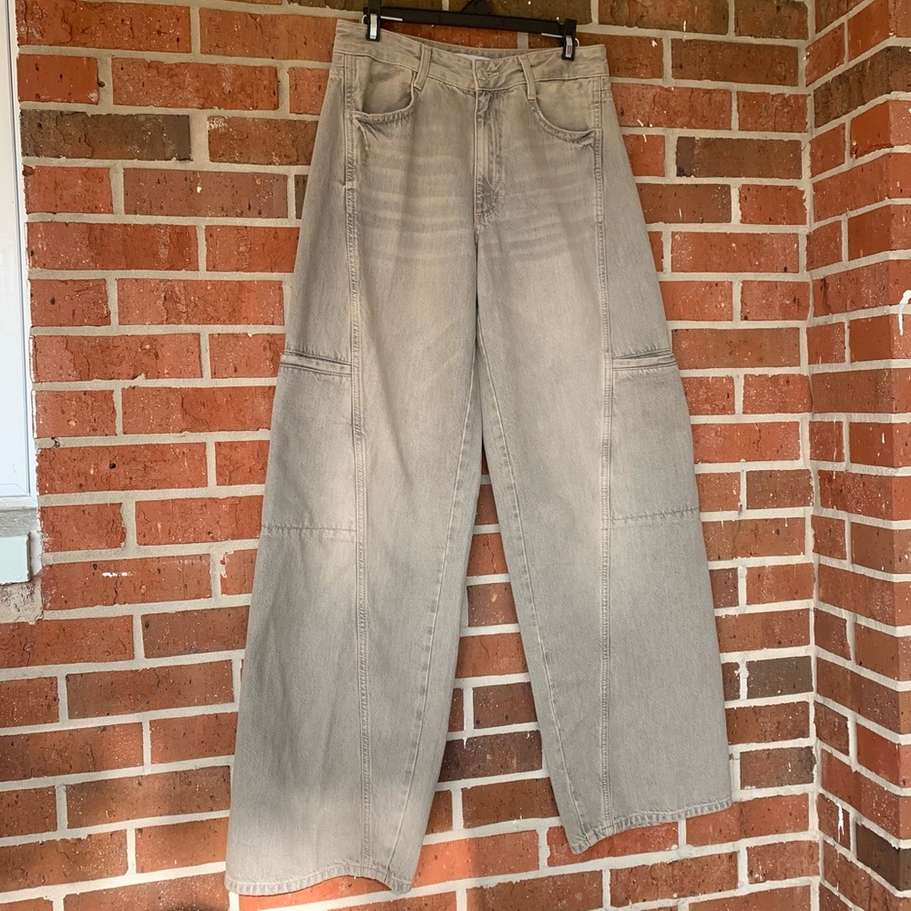 Zara TRF Mid-Rise Wide Leg Cargo Jeans Size 6